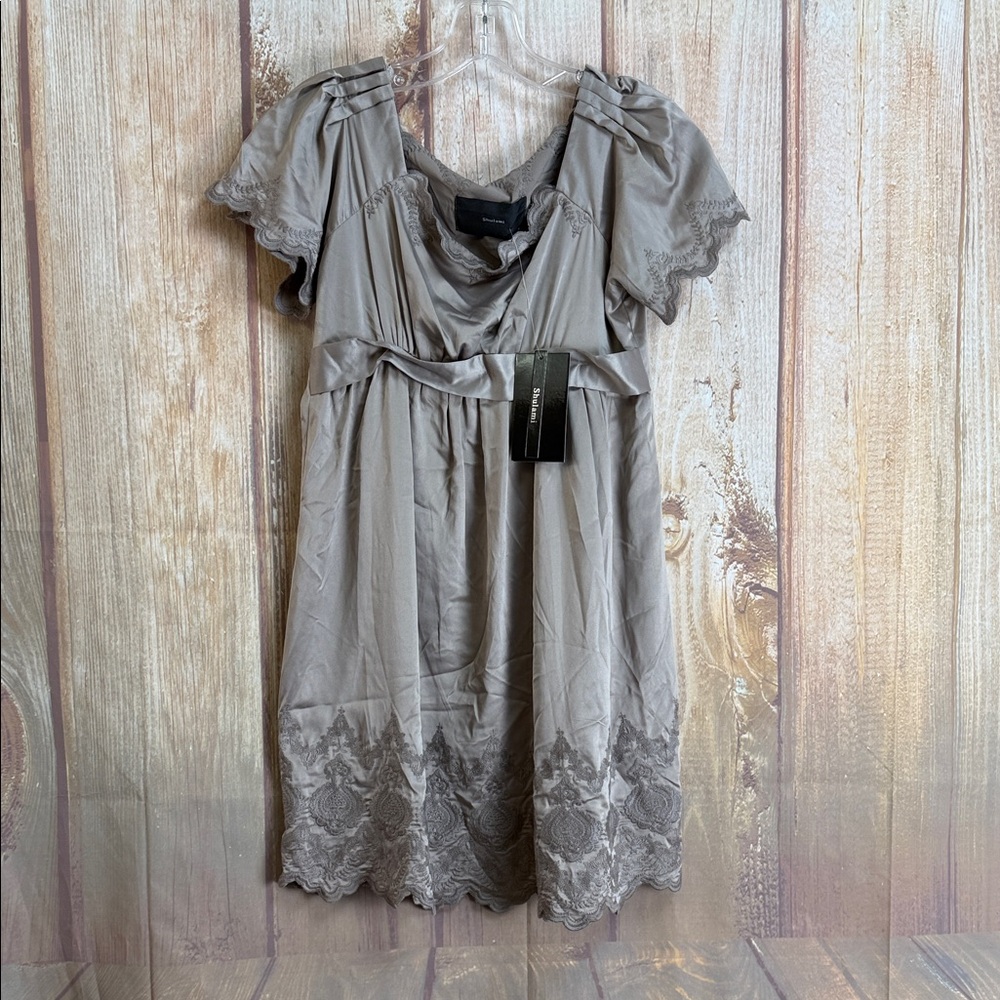 💵NWT Shulami Elegant Gray Embroidered Trim Dress Size Small